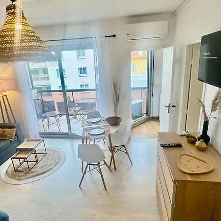 Grand Terrasse Climatise Et Calme Saint-Raphael (Var)