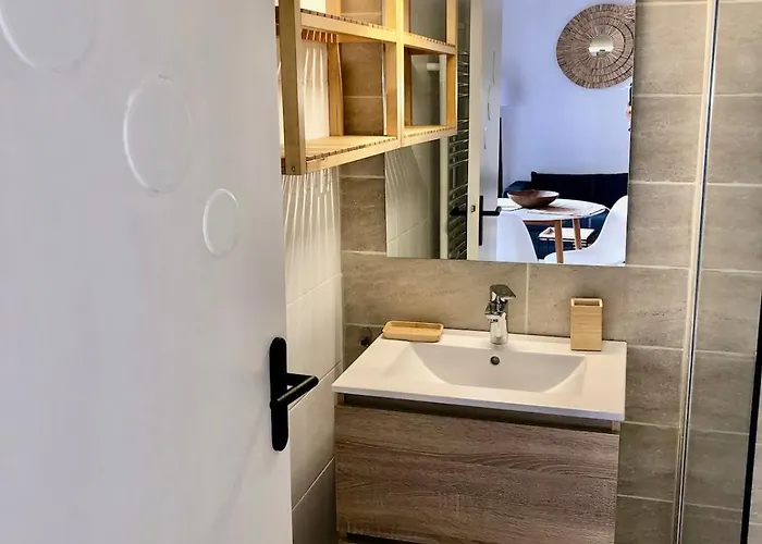 Grand Terrasse Climatise Et Calme